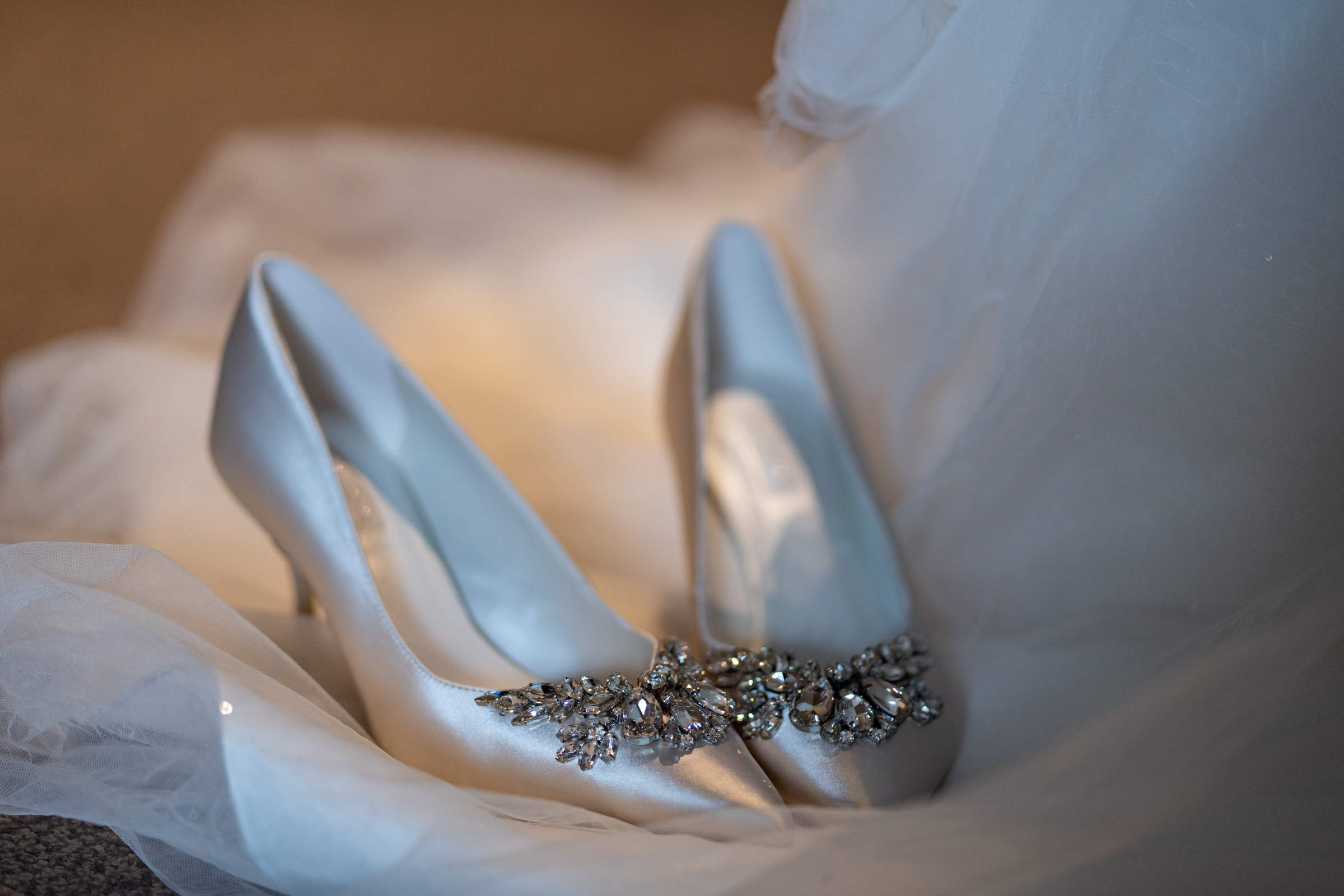 Wedding Prep at The Hunstman Inn