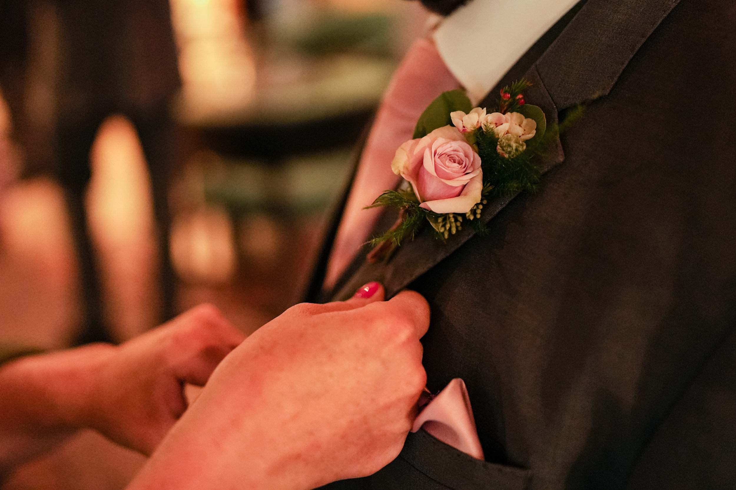 Affixing the buttonhole