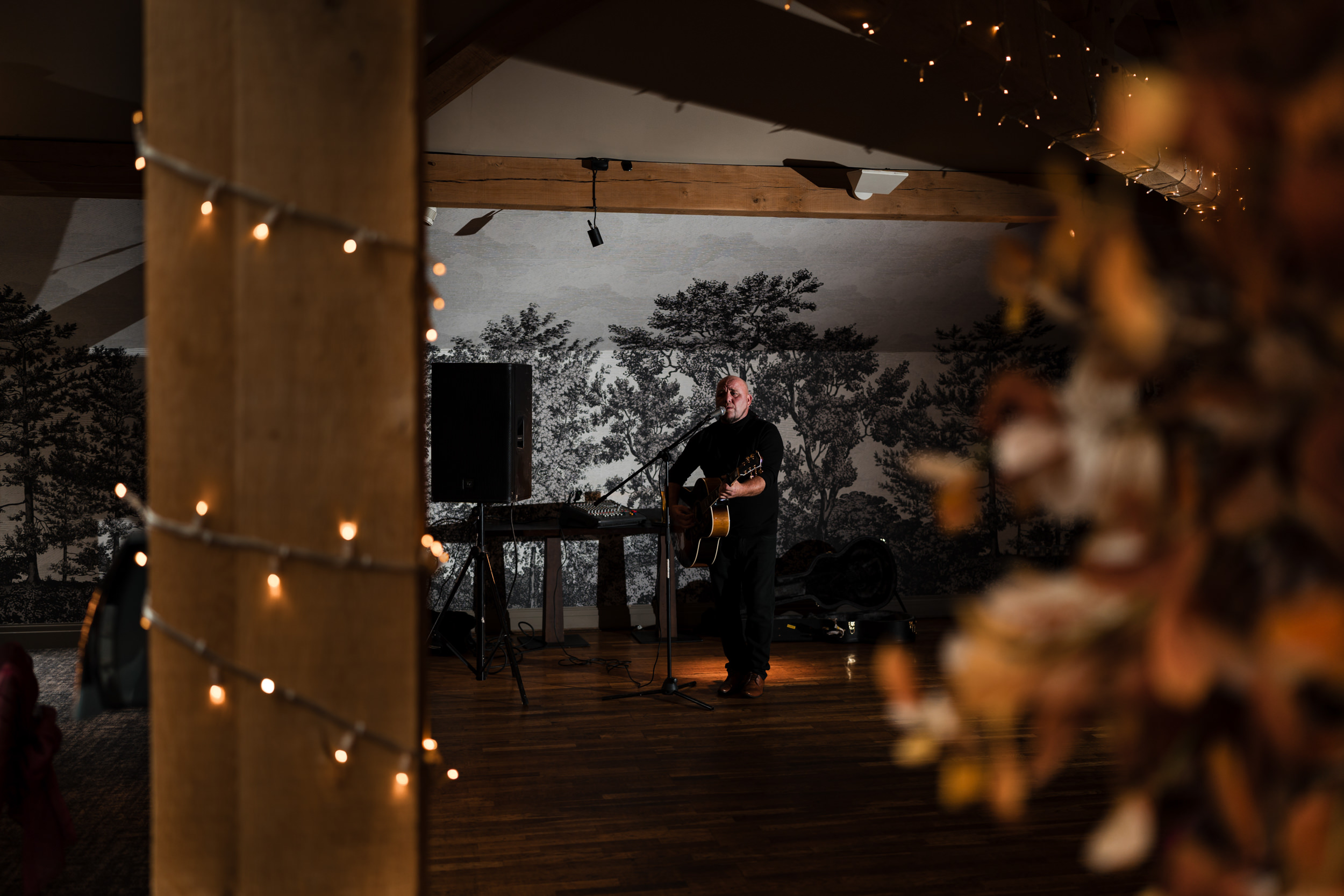 Live music  at the White Hart Inn.